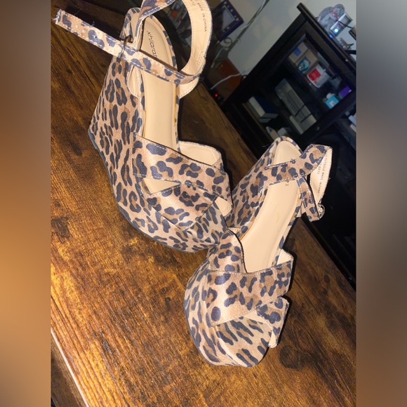 Cheetah Print Heels - Picture 2 of 2